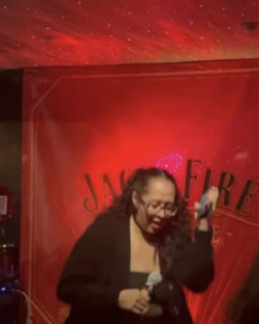 Karaoke, no judgment